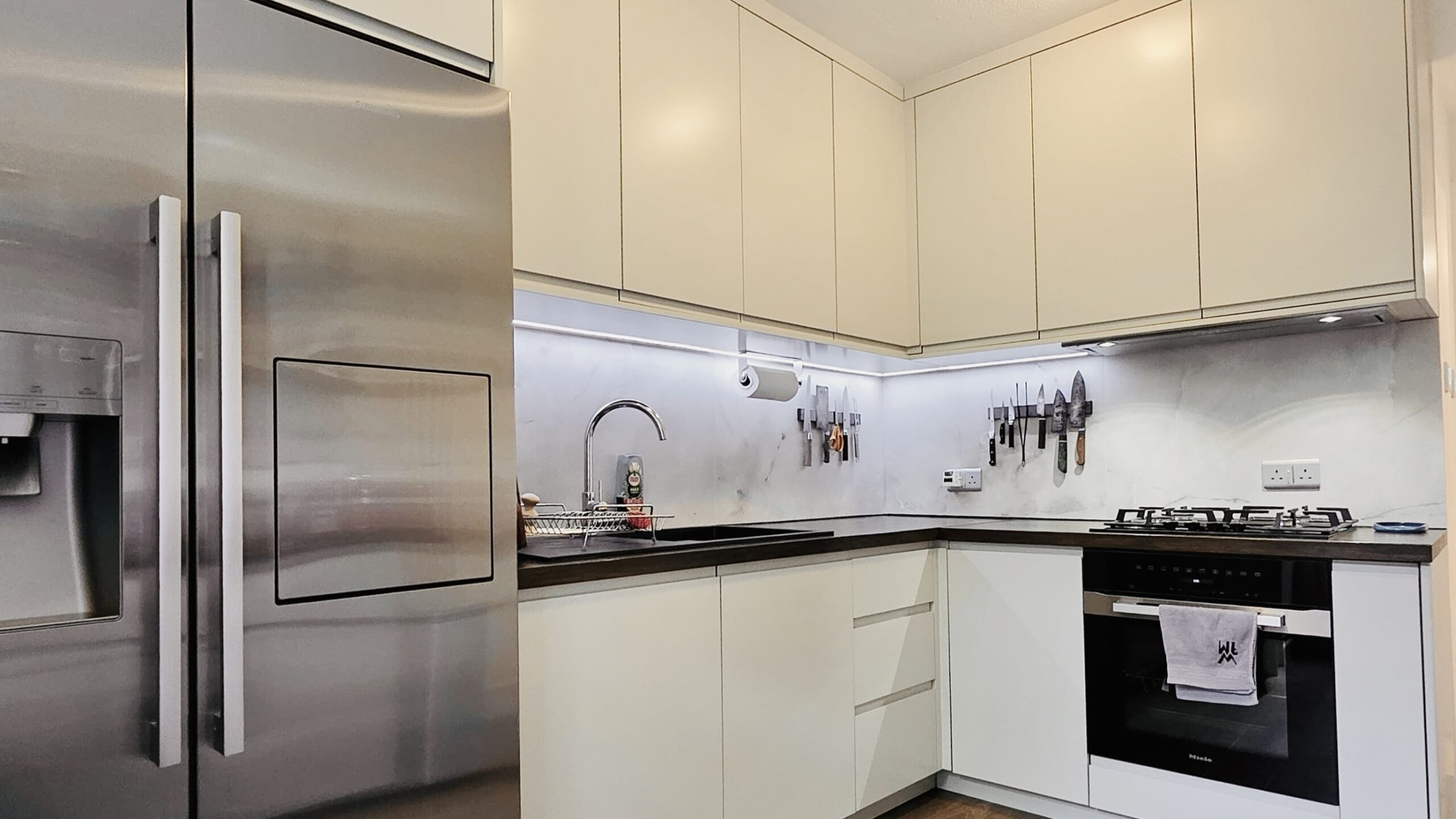 Sleek L-Shaped Kitchen